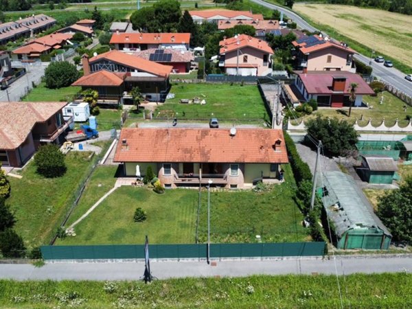 casa indipendente in vendita a Bonate Sopra