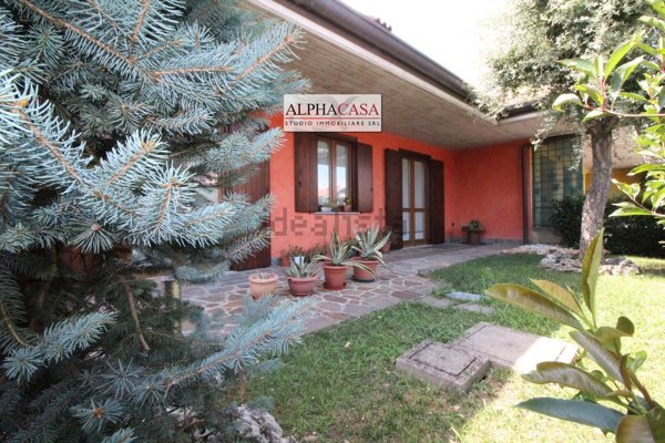 casa indipendente in vendita a Bonate Sopra