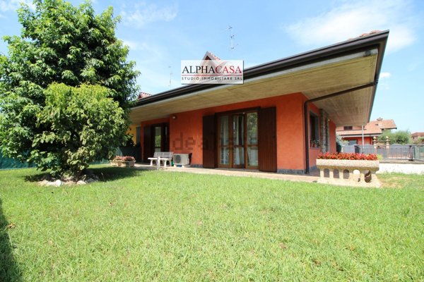 casa indipendente in vendita a Bonate Sopra in zona Ghiaie di Bonate Sopra