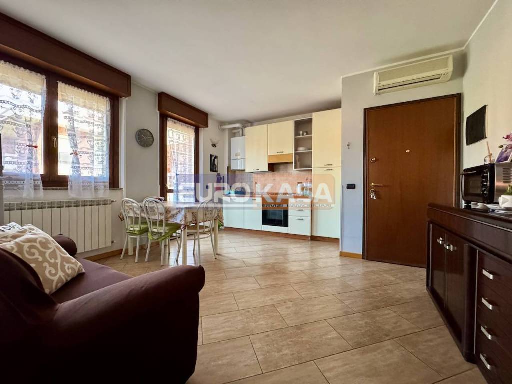 appartamento in vendita a Bonate Sopra in zona Ghiaie di Bonate Sopra