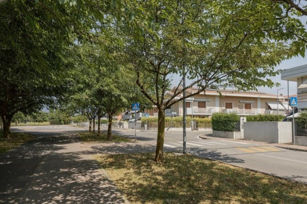 appartamento in vendita a Bonate Sopra in zona Ghiaie di Bonate Sopra