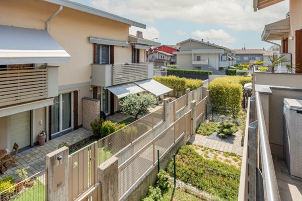 appartamento in vendita a Bonate Sopra in zona Ghiaie di Bonate Sopra