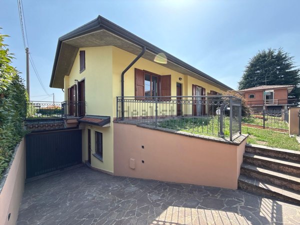 casa indipendente in vendita a Bonate Sopra in zona Ghiaie di Bonate Sopra