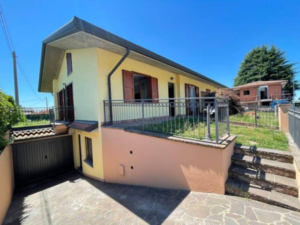 casa indipendente in vendita a Bonate Sopra in zona Ghiaie di Bonate Sopra