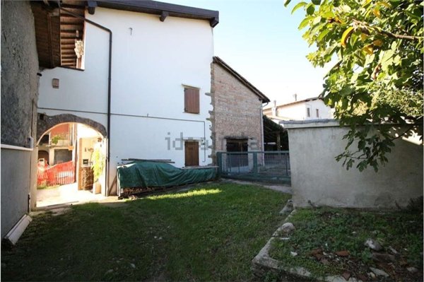 casale in vendita a Bonate Sopra in zona Ghiaie di Bonate Sopra