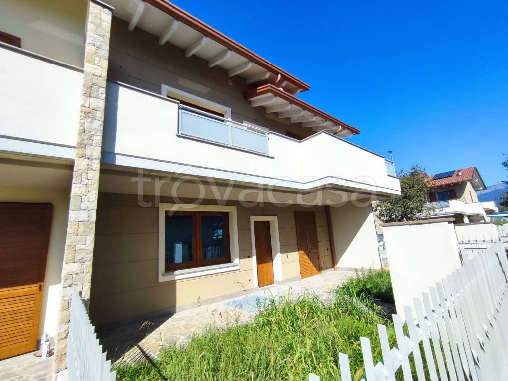 appartamento in vendita a Bonate Sopra in zona Ghiaie di Bonate Sopra