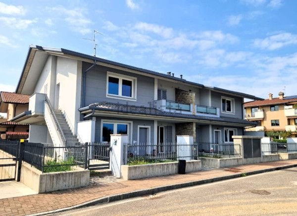 appartamento in vendita a Bonate Sopra in zona Ghiaie di Bonate Sopra