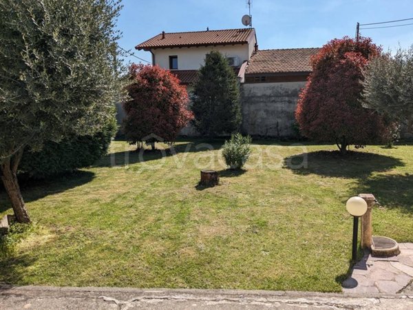 casa indipendente in vendita a Bonate Sotto
