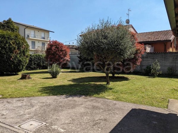 casa indipendente in vendita a Bonate Sotto