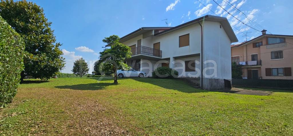 casa indipendente in vendita a Bonate Sotto