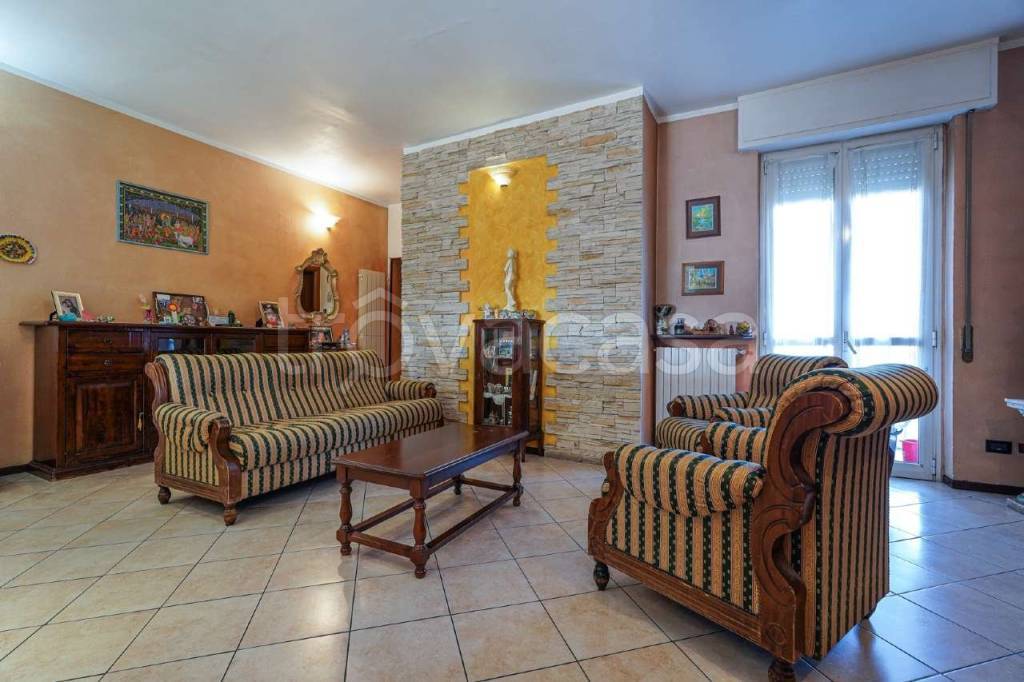appartamento in vendita a Bonate Sotto