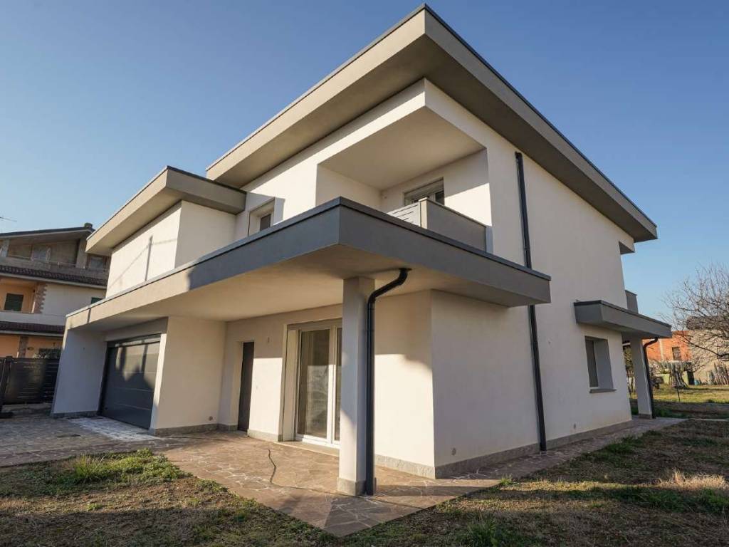 casa indipendente in vendita a Bonate Sotto