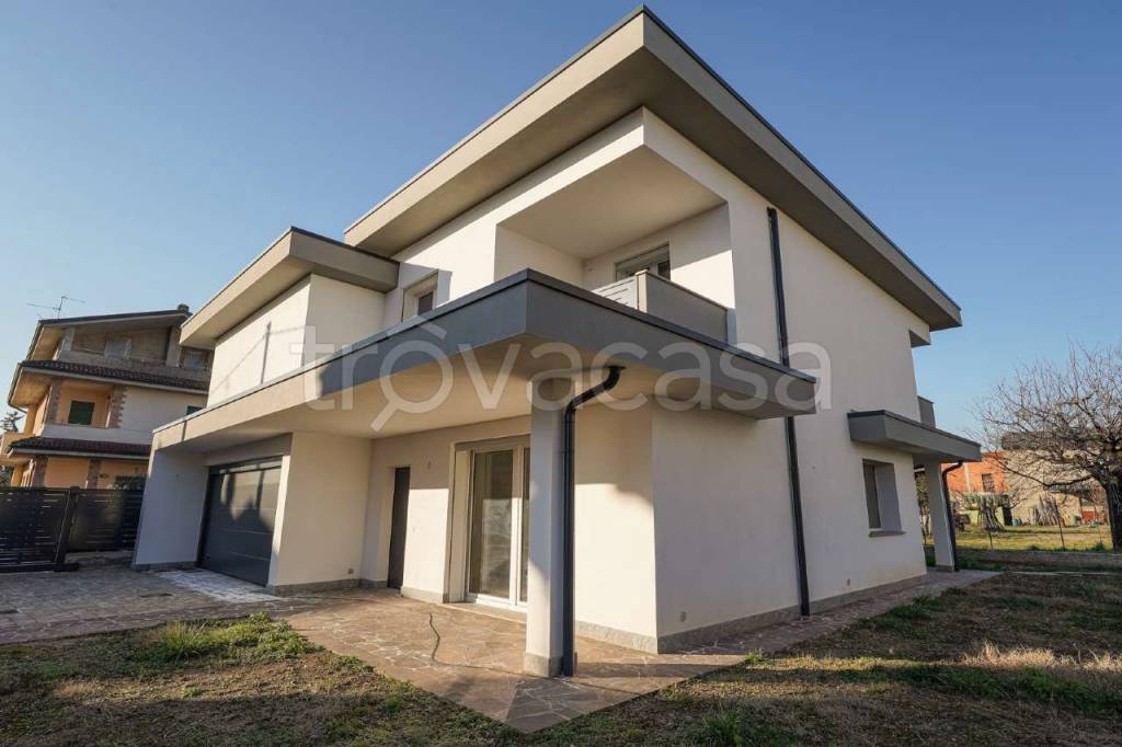 casa indipendente in vendita a Bonate Sotto