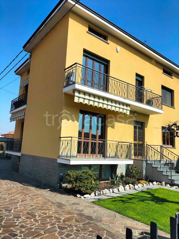 appartamento in vendita a Bonate Sotto