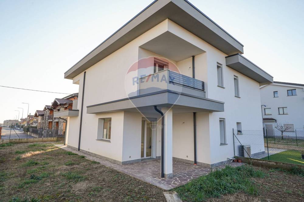 casa indipendente in vendita a Bonate Sotto