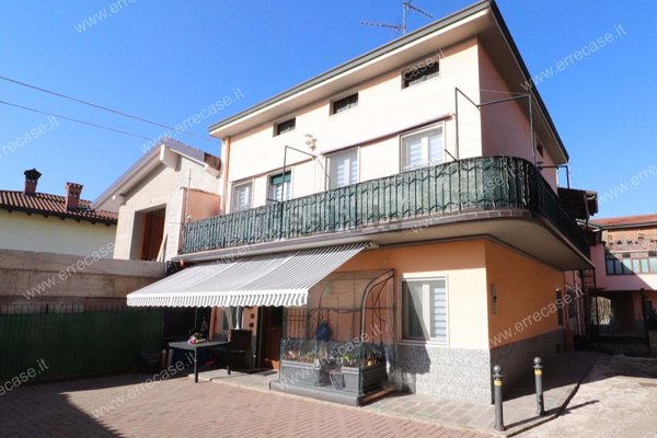 casa indipendente in vendita a Bonate Sotto