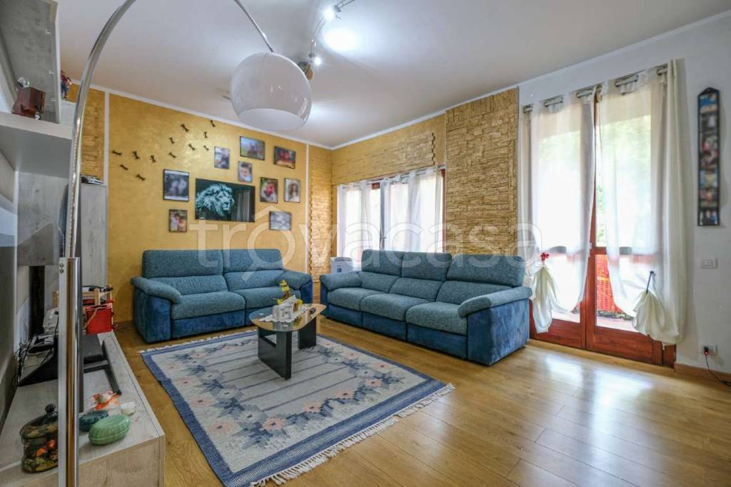 appartamento in vendita a Bonate Sotto