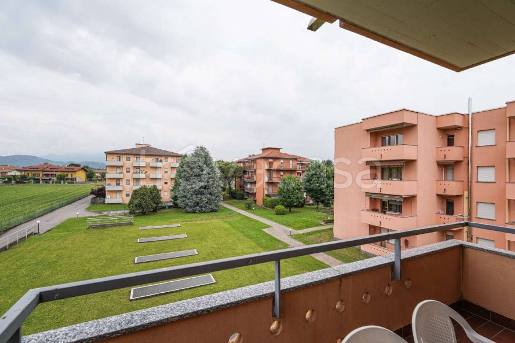appartamento in vendita a Bonate Sotto