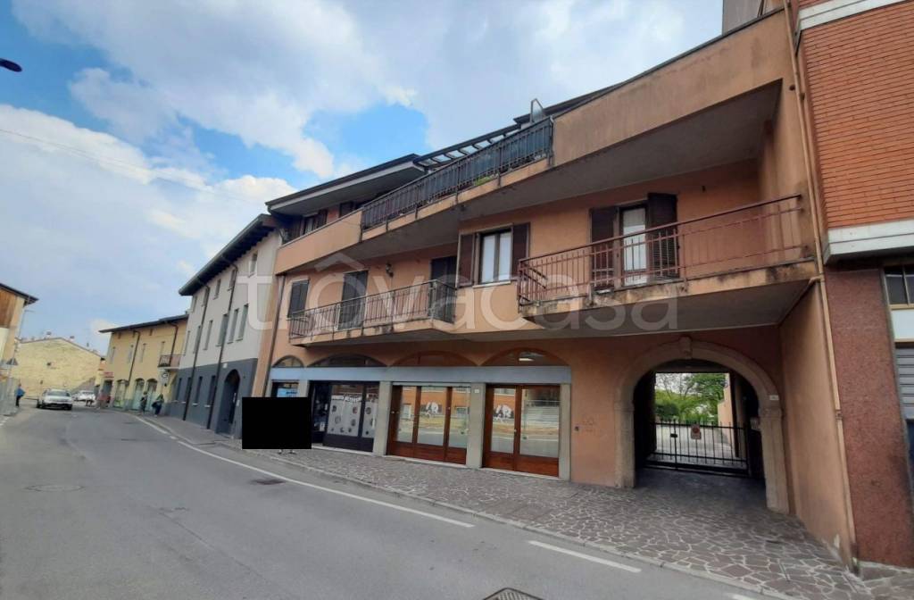 appartamento in vendita a Bonate Sotto