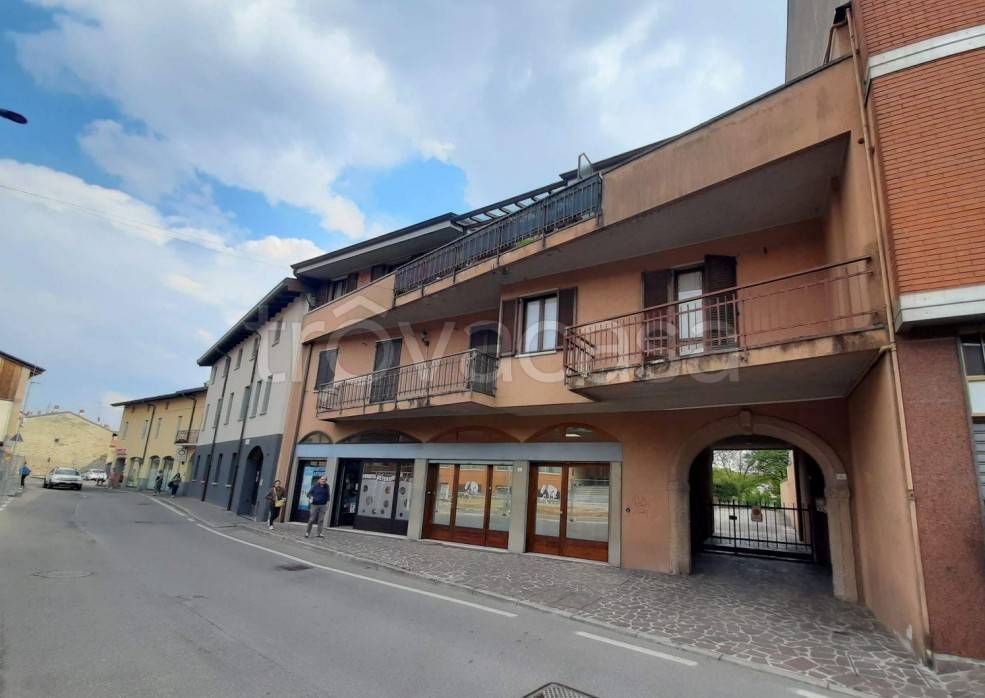 appartamento in vendita a Bonate Sotto