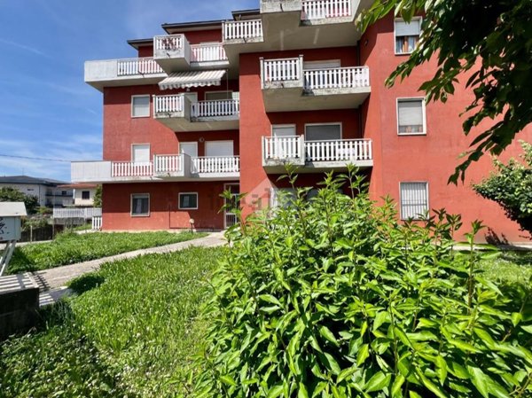 appartamento in vendita a Bonate Sotto