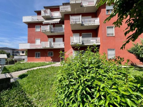 appartamento in vendita a Bonate Sotto