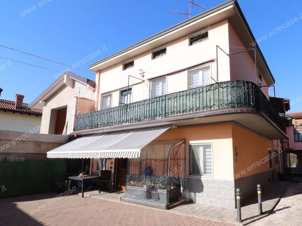 casa indipendente in vendita a Bonate Sotto