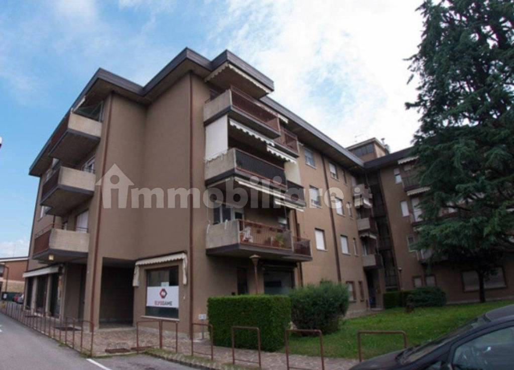appartamento in vendita a Bonate Sotto