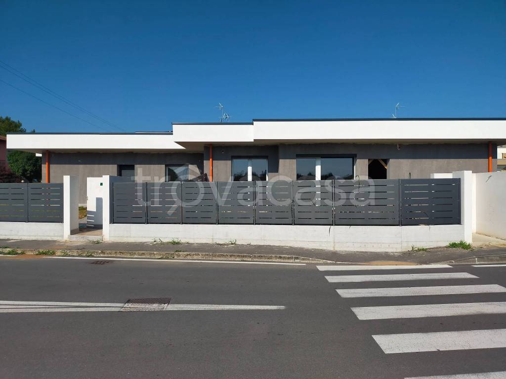 casa indipendente in vendita a Bonate Sotto