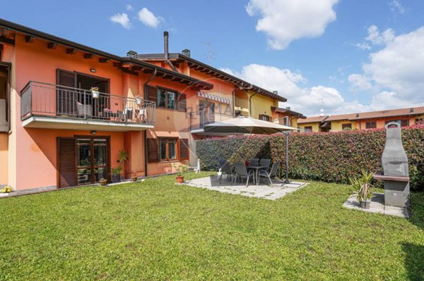 casa indipendente in vendita a Bonate Sotto