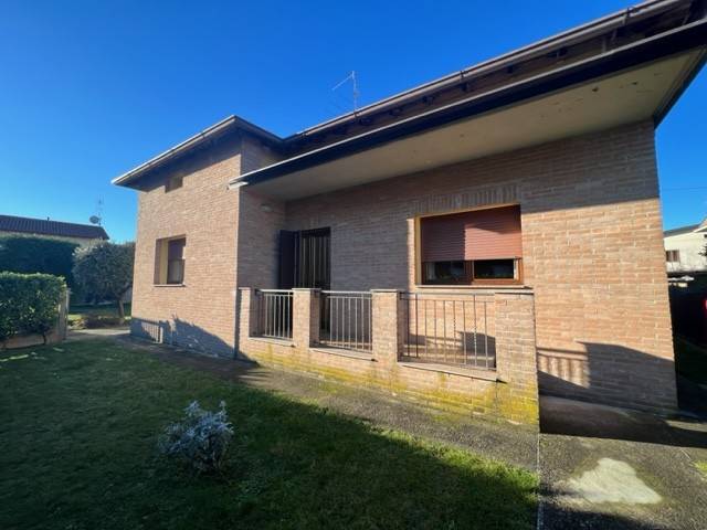 casa indipendente in vendita a Bonate Sotto