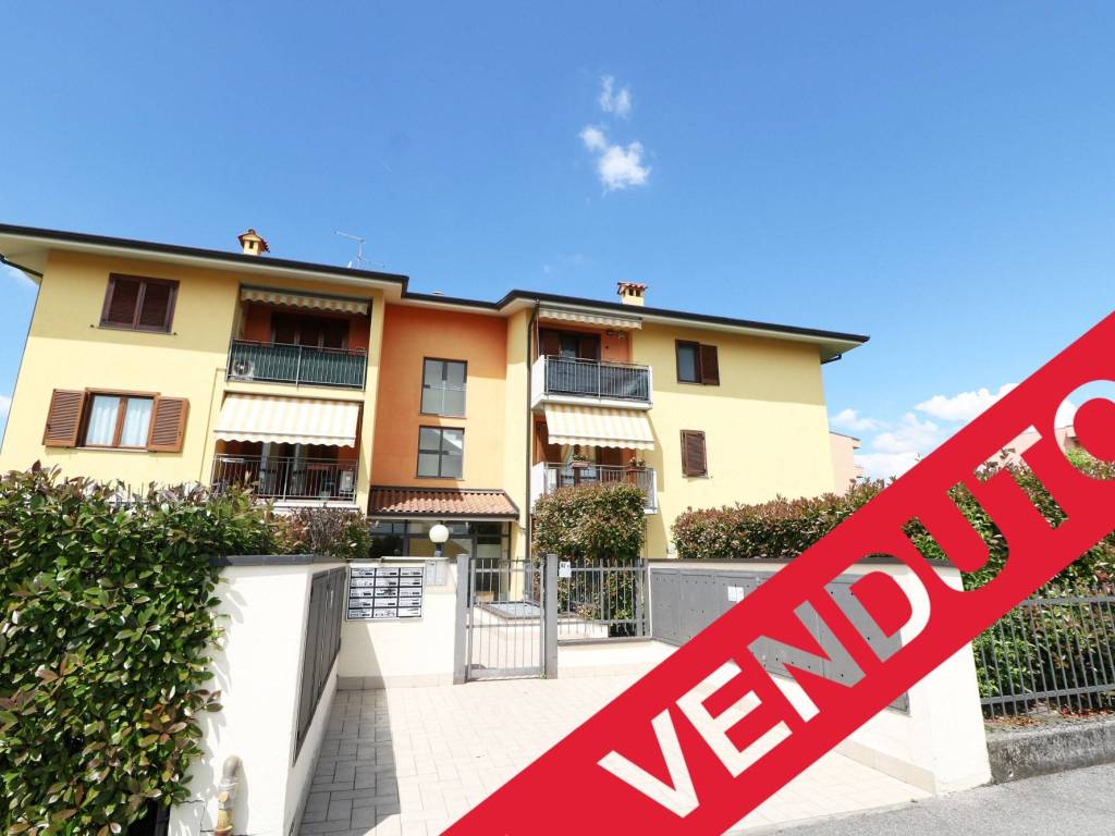 appartamento in vendita a Bonate Sotto