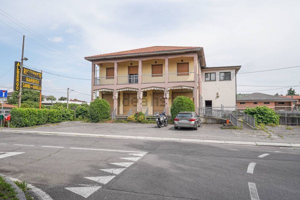 locale commerciale in vendita a Bonate Sotto