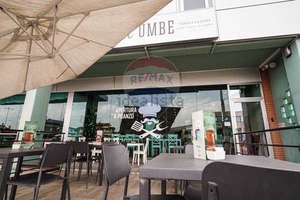 negozio in vendita a Bonate Sotto