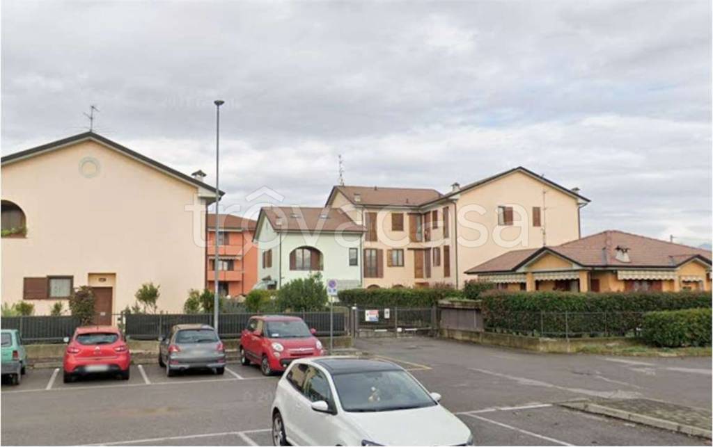 appartamento in vendita a Bonate Sotto