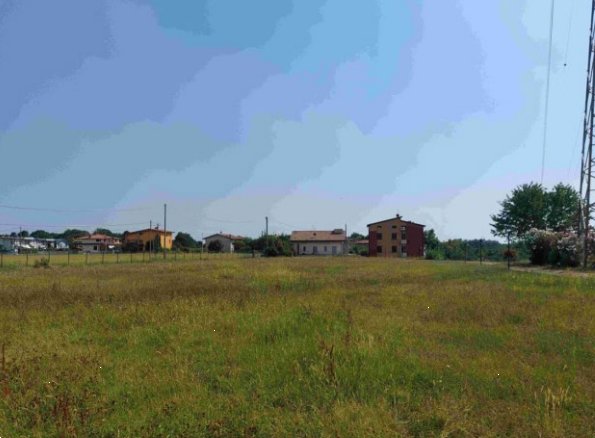 terreno edificabile in vendita a Bonate Sotto