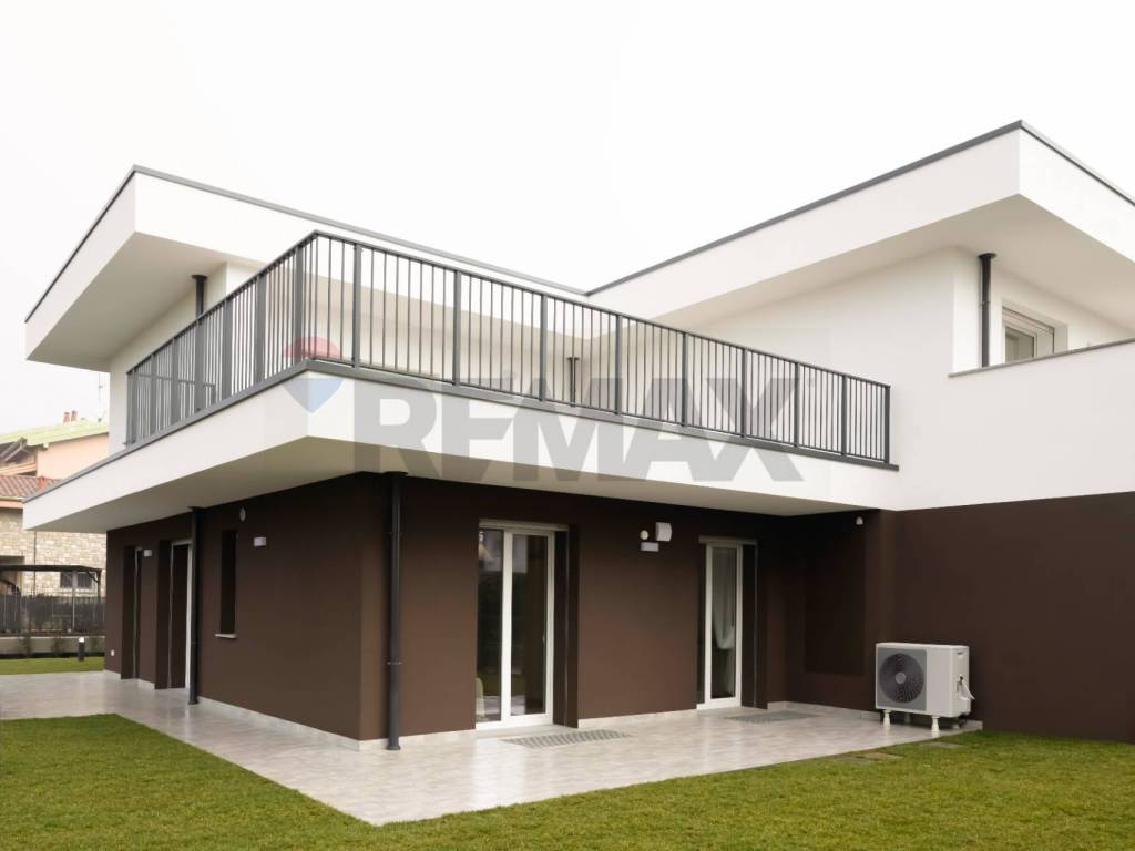 casa indipendente in vendita a Bonate Sotto