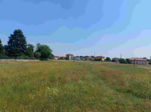 terreno edificabile in vendita a Bonate Sotto