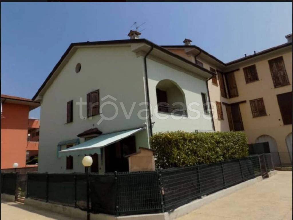 appartamento in vendita a Bonate Sotto