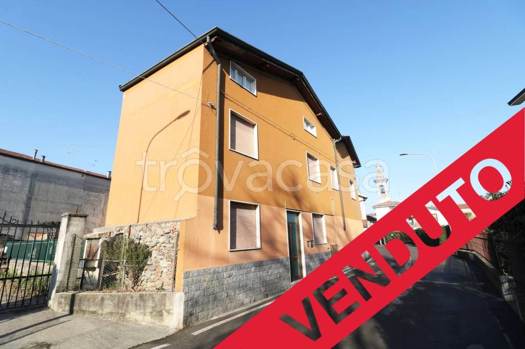 casa indipendente in vendita a Bonate Sotto