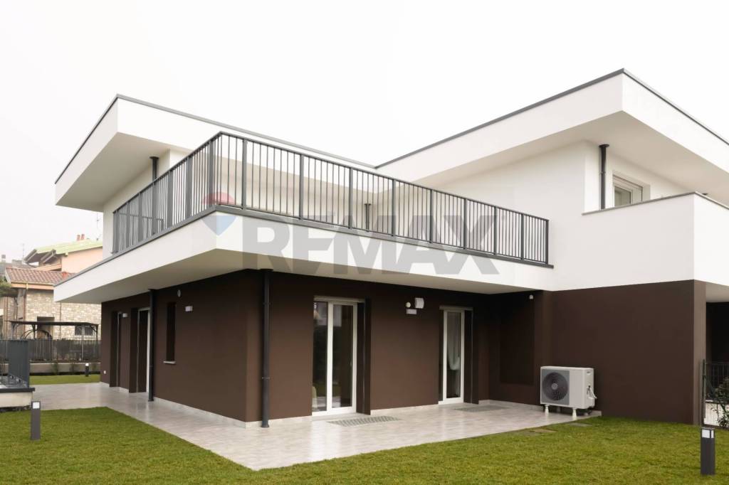 casa indipendente in vendita a Bonate Sotto