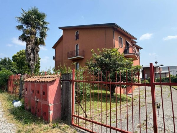 appartamento in vendita a Bonate Sotto