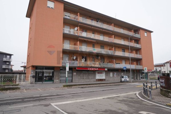 locale di sgombero in vendita a Bonate Sotto