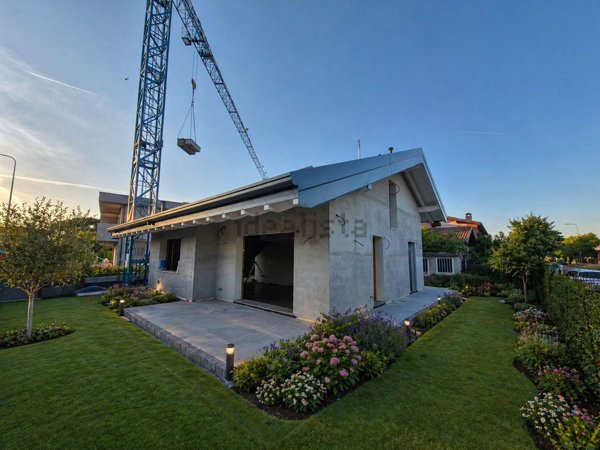 casa indipendente in vendita a Bonate Sotto