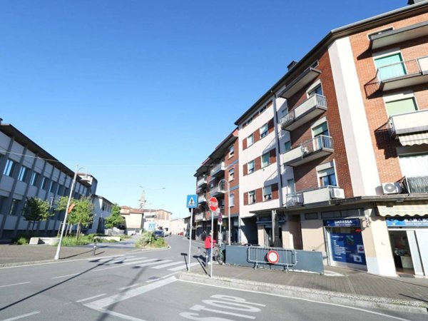 negozio in vendita a Bonate Sotto