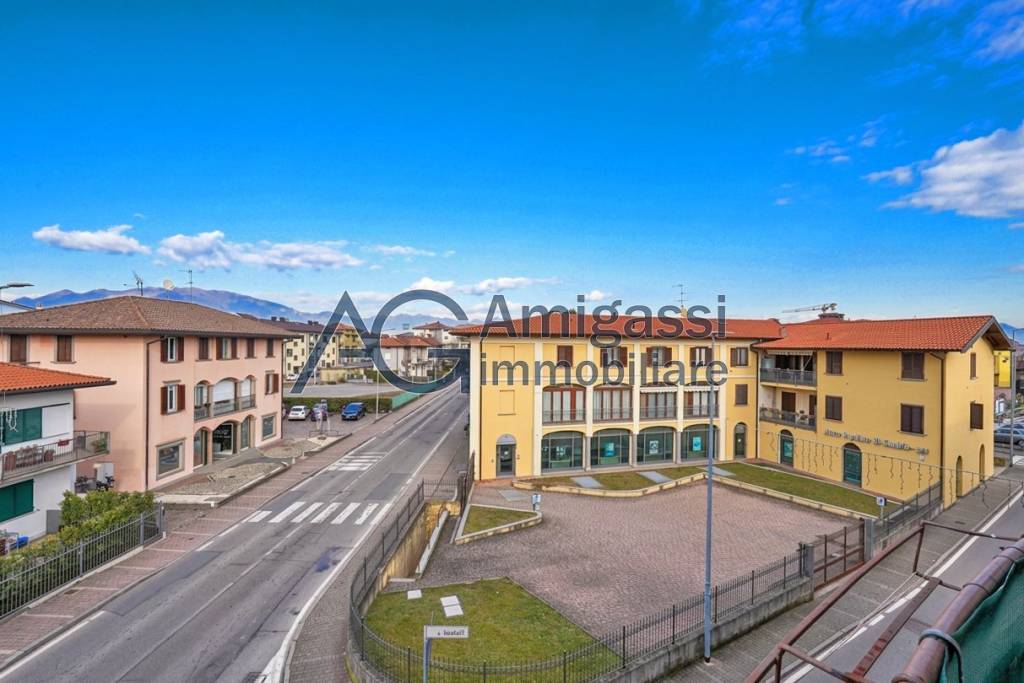 appartamento in vendita a Bonate Sotto
