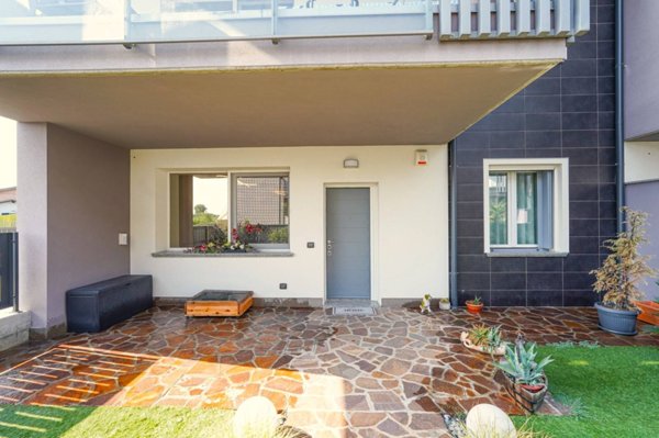 casa indipendente in vendita a Bonate Sotto