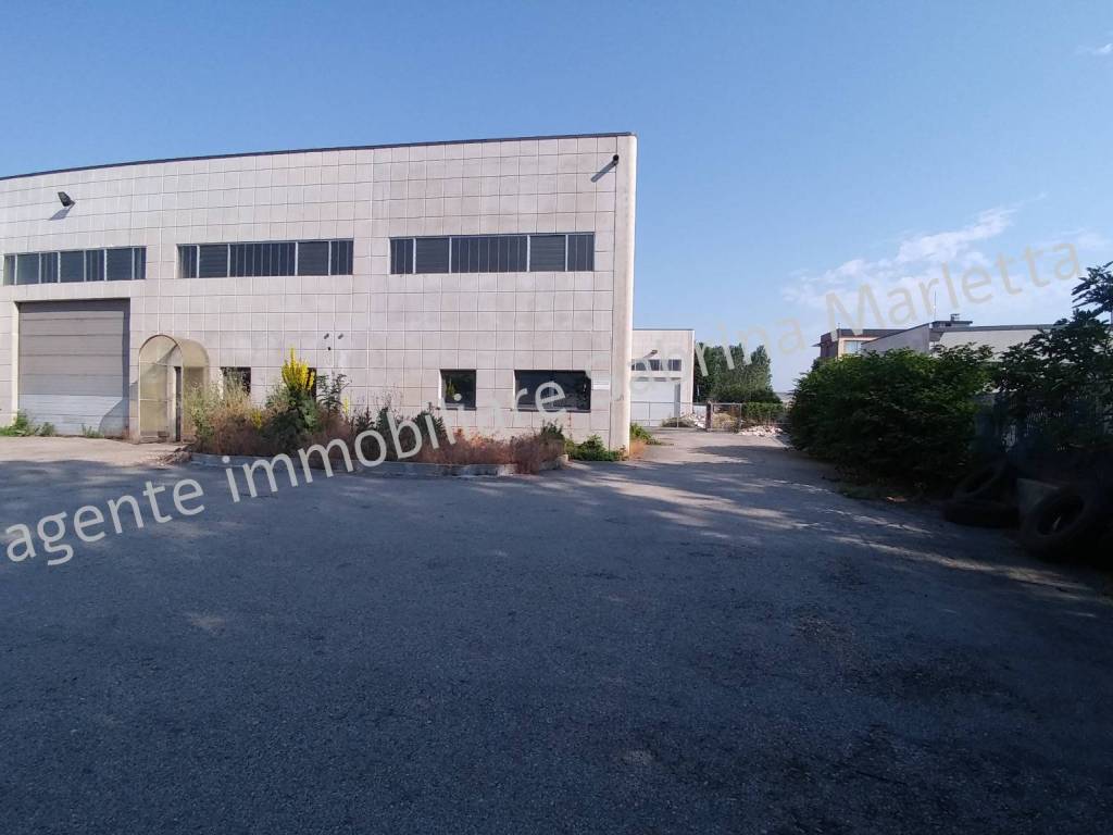 locale commerciale in vendita ad Airasca