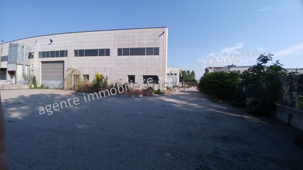 capannone in vendita ad Airasca