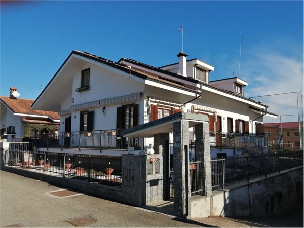 casa indipendente in vendita ad Airasca